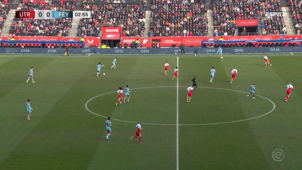 Feyenoord-fans zijn er helemaal klaar mee en vullen uitvak met ...
